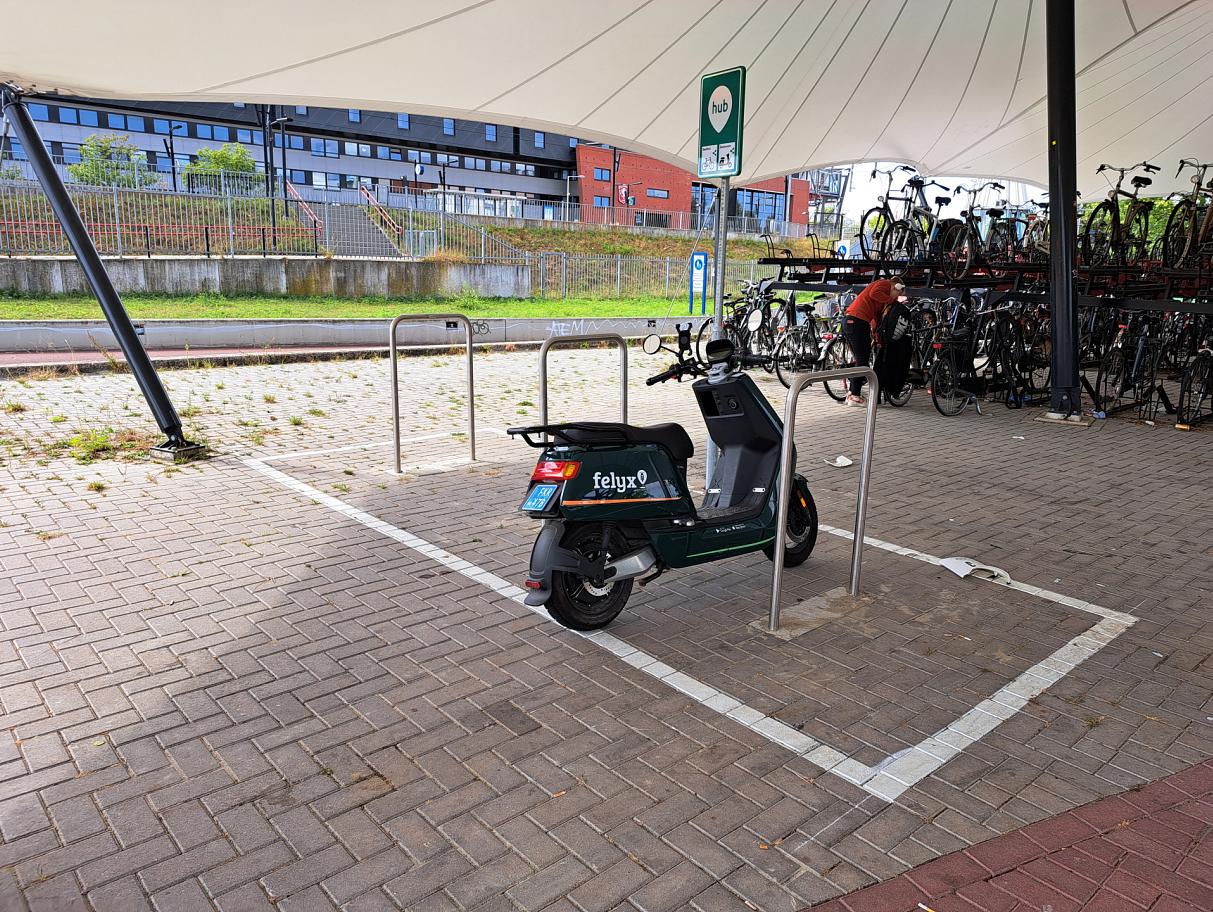 Een netwerk van compacte buurthubs voor deelmobiliteit – de eerste ervaringen in Enschede