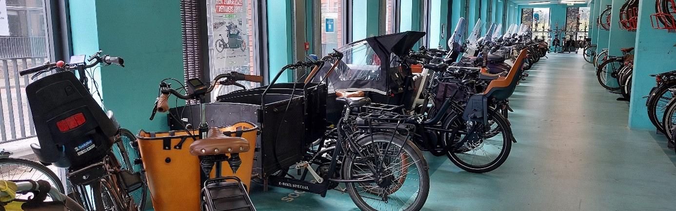 Buitenmodelfietsen in inpandige stallingen