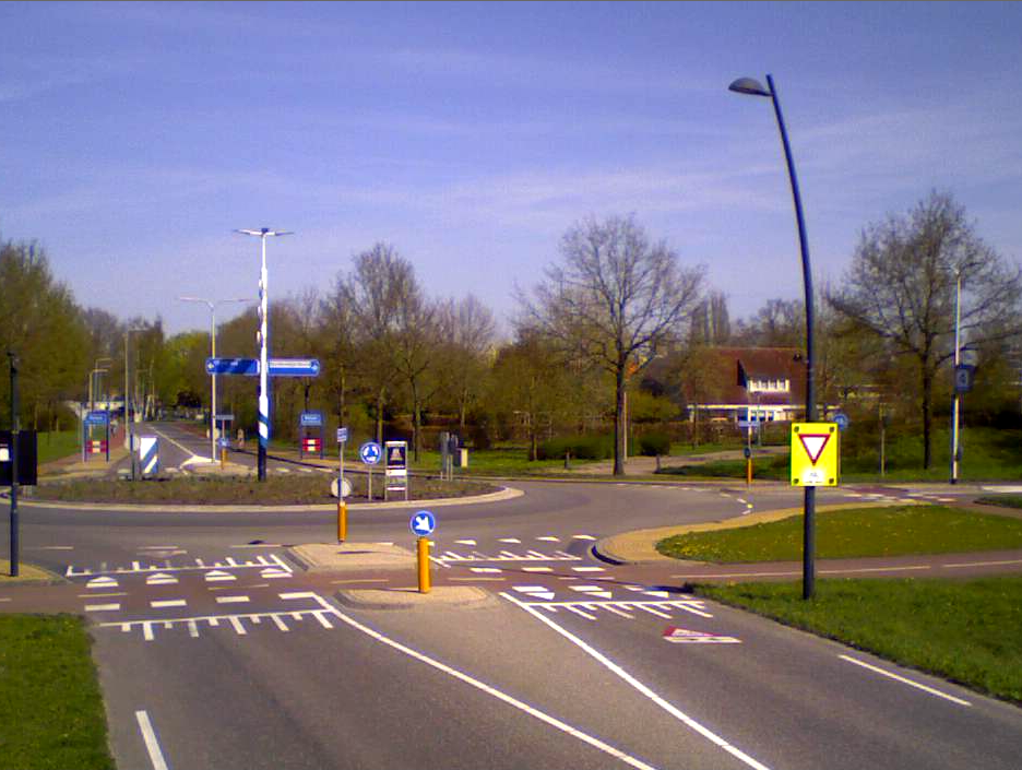 Fietsstromen bij Rotonde in Nijverdal